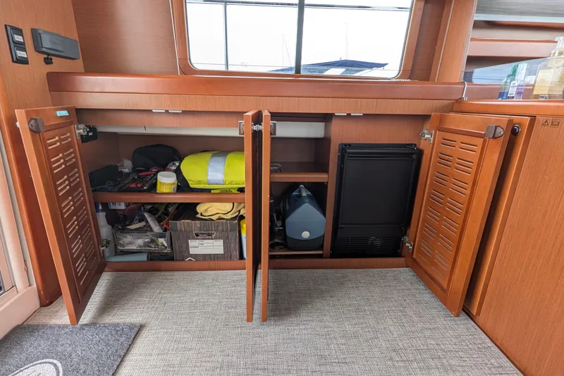 Slide: The Image of Beneteau Swift Trawler 34 2017 - 31