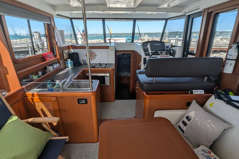 Slide: The Image of Beneteau Swift Trawler 34 2017 - 21