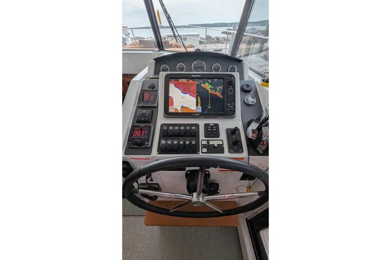 Slide: The Image of Beneteau Swift Trawler 34 2017 - 16