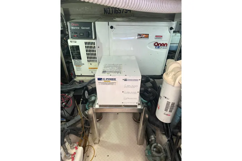 Slide: The Image of Sea Ray Sundancer 460 2004 - 28