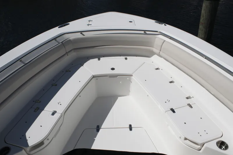 Slide: The Image of Boston Whaler 38 OR 2018 - 20