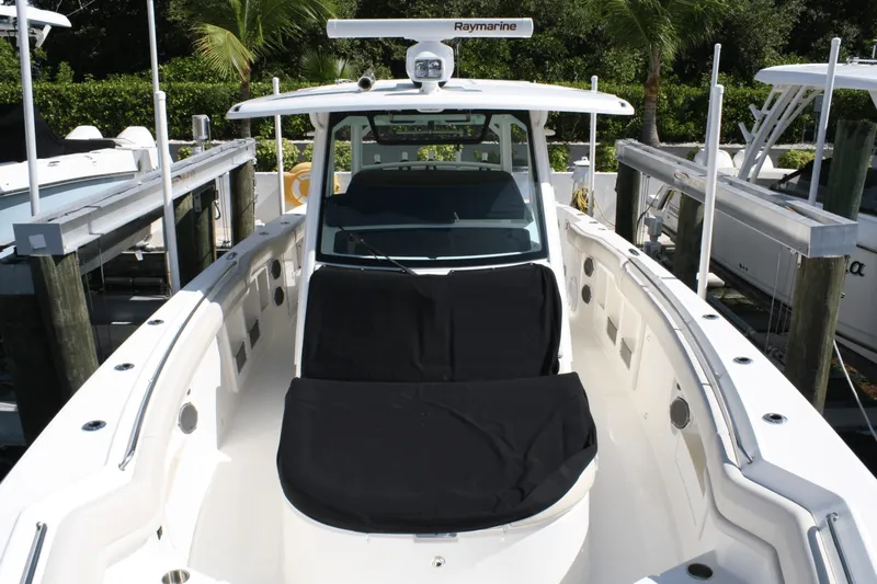 Slide: The Image of Boston Whaler 38 OR 2018 - 22