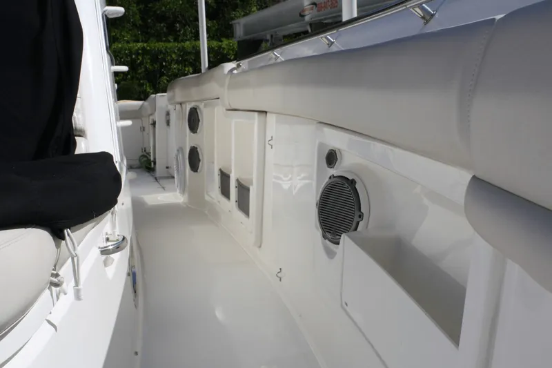 Slide: The Image of Boston Whaler 38 OR 2018 - 24