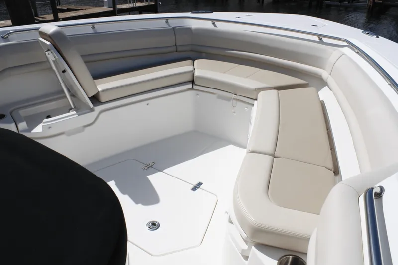 Slide: The Image of Boston Whaler 38 OR 2018 - 30