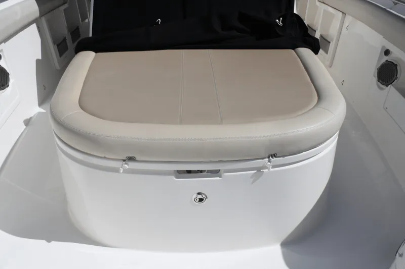 Slide: The Image of Boston Whaler 38 OR 2018 - 31