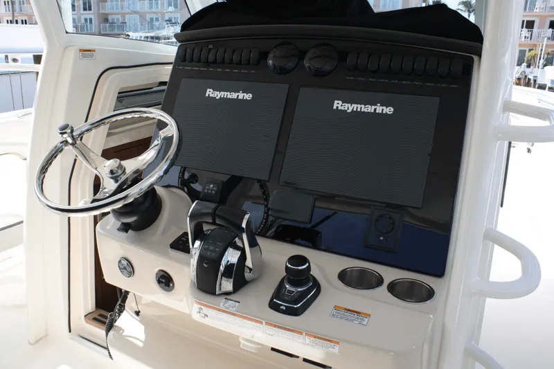 Slide: The Image of Boston Whaler 38 OR 2018 - 32