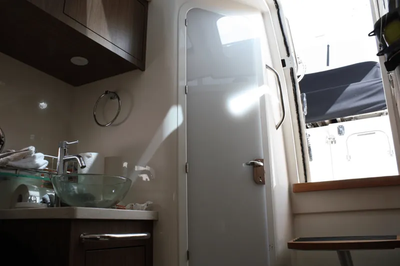 Slide: The Image of Boston Whaler 38 OR 2018 - 39