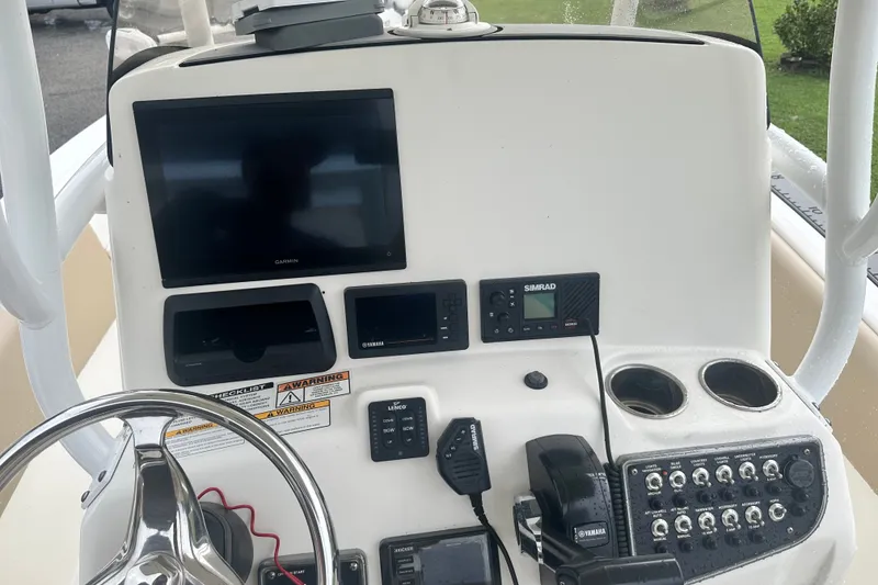 Slide: The Image of NauticStar 2302 Legacy 2018 - 15