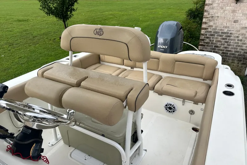Slide: The Image of NauticStar 2302 Legacy 2018 - 18