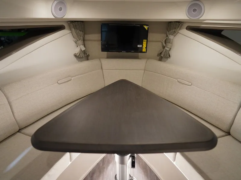 Slide: The Image of Sea Ray Sundancer 320 2026 - 83