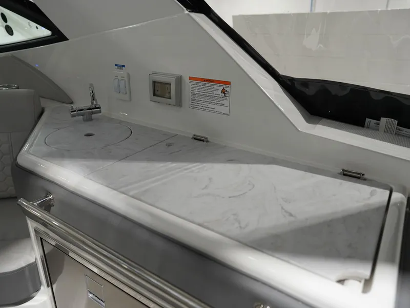 Slide: The Image of Sea Ray Sundancer 320 2026 - 21