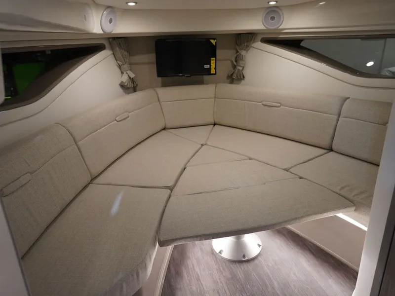 Slide: The Image of Sea Ray Sundancer 320 2026 - 86