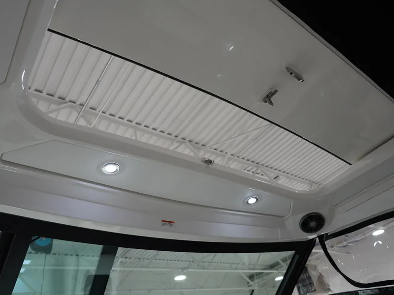 Slide: The Image of Sea Ray Sundancer 320 2026 - 33