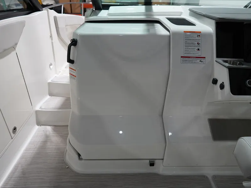 Slide: The Image of Sea Ray Sundancer 320 2026 - 35