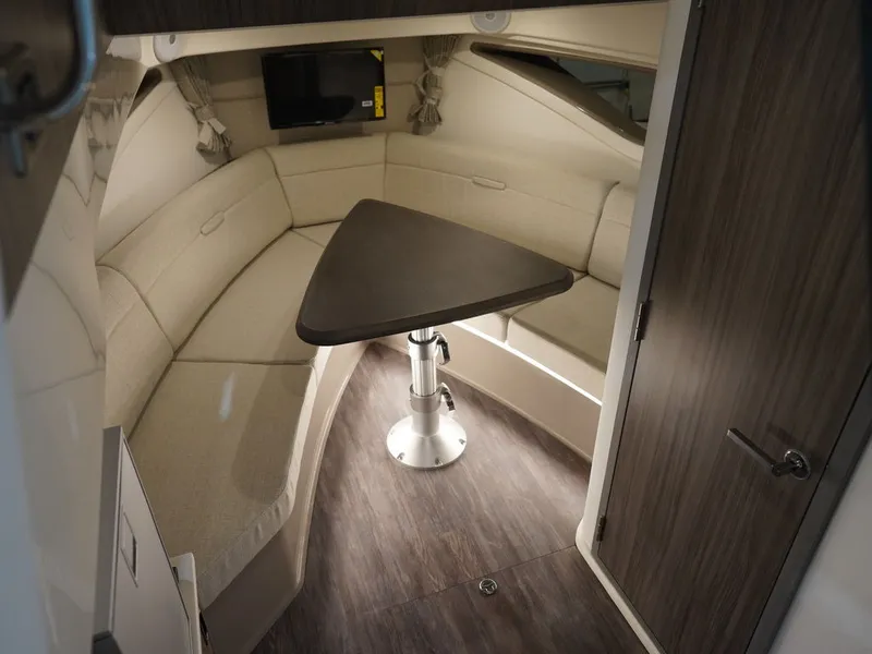 Slide: The Image of Sea Ray Sundancer 320 2026 - 79