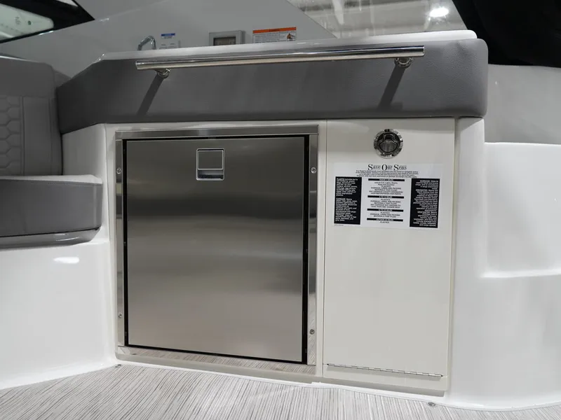Slide: The Image of Sea Ray Sundancer 320 2026 - 23