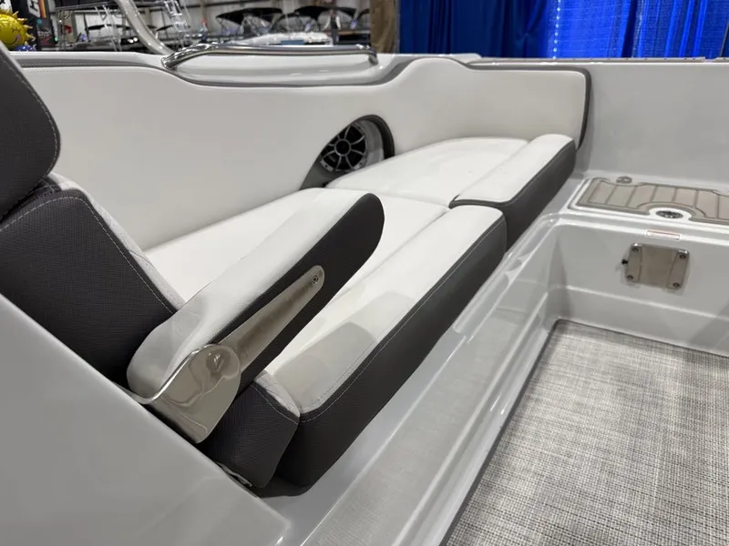Slide: The Image of Crownline Boats E210 XS 2024 - 13