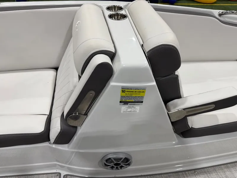 Slide: The Image of Crownline Boats E210 XS 2024 - 14