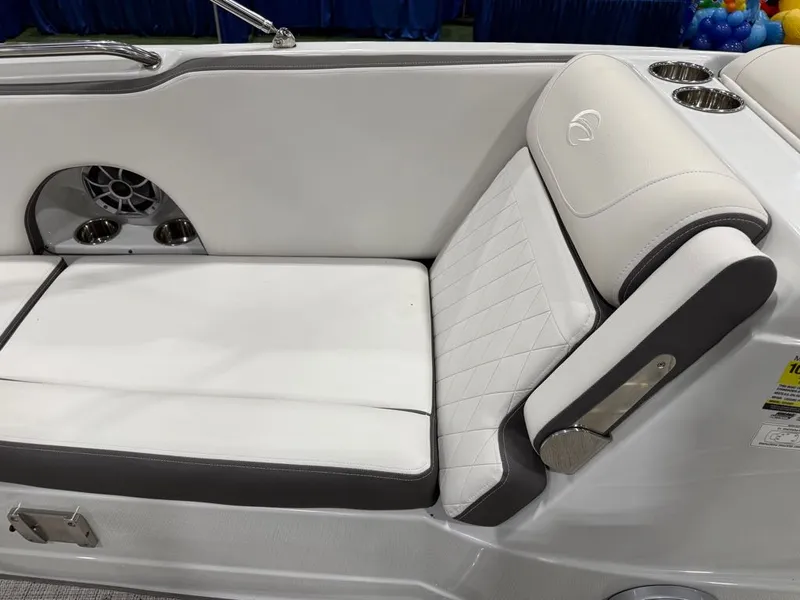 Slide: The Image of Crownline Boats E210 XS 2024 - 15