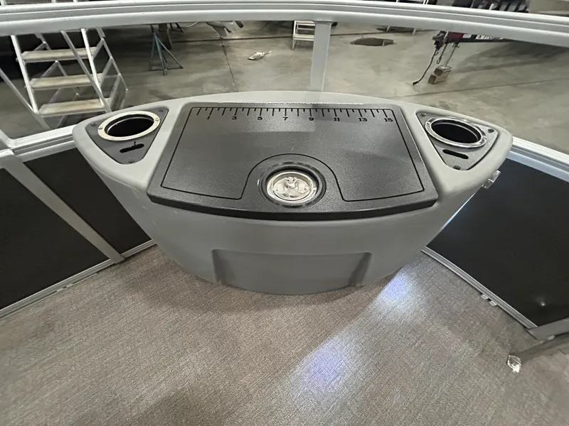 Slide: The Image of Ranger RP 220F 2021 - 14