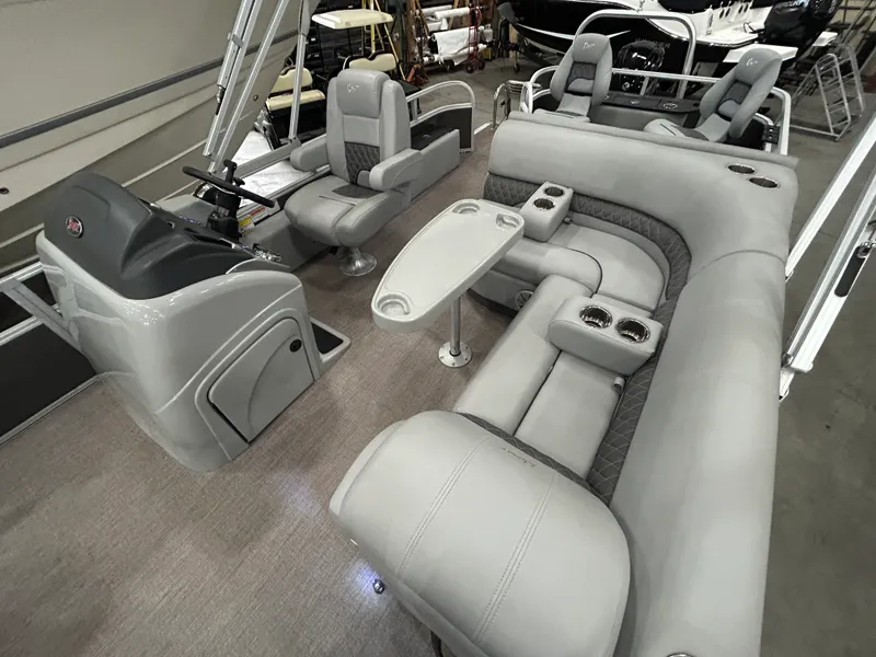 Slide: The Image of Ranger RP 220F 2021 - 19