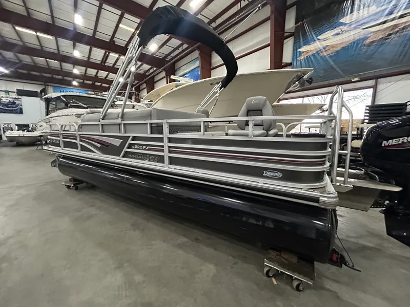 Slide: The Image of Ranger RP 220F 2021 - 2