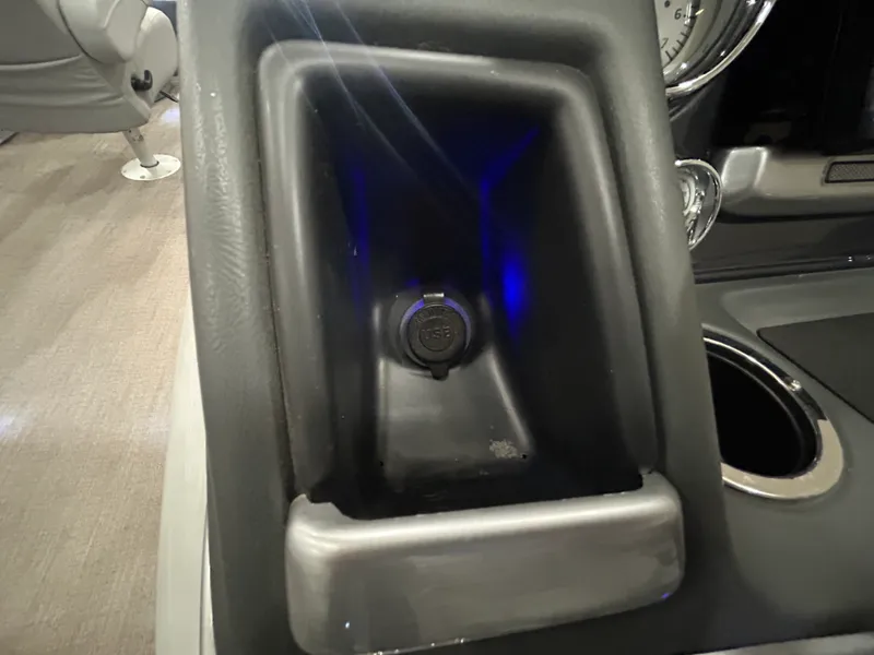 Slide: The Image of Ranger RP 220F 2021 - 24