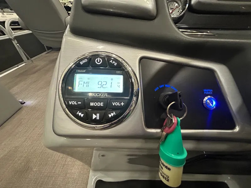 Slide: The Image of Ranger RP 220F 2021 - 25