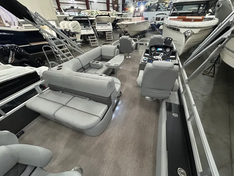 Slide: The Image of Ranger RP 220F 2021 - 30