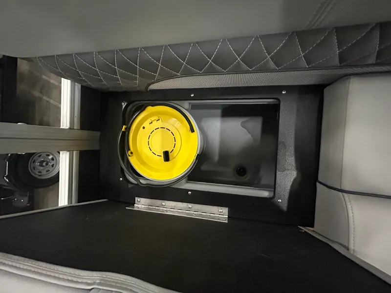 Slide: The Image of Ranger RP 220F 2021 - 33