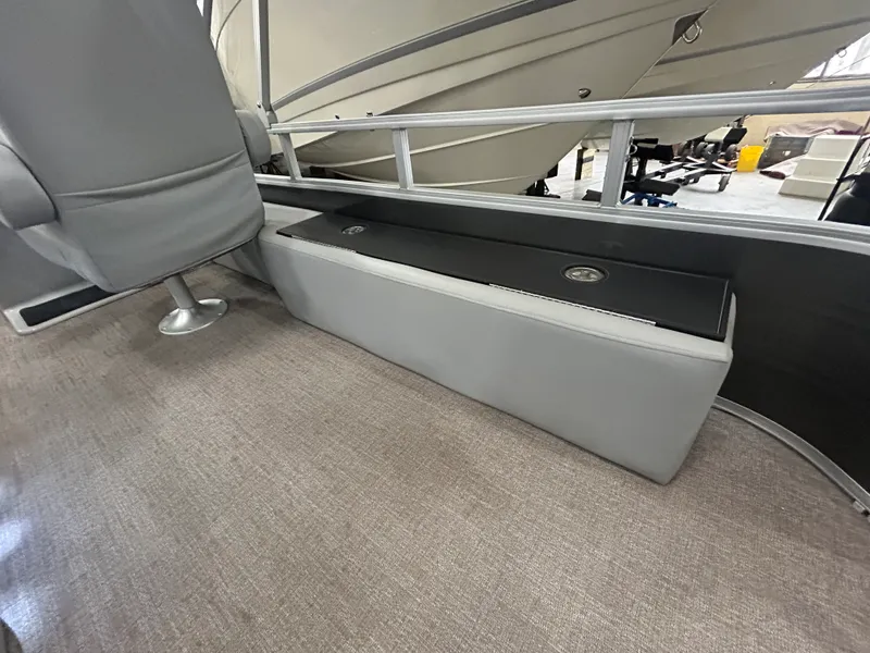 Slide: The Image of Ranger RP 220F 2021 - 34