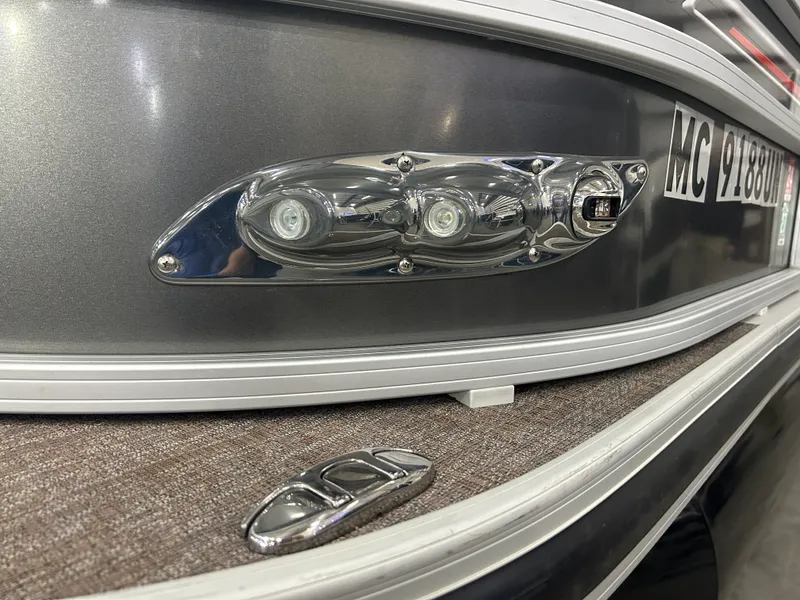 Slide: The Image of Ranger RP 220F 2021 - 7