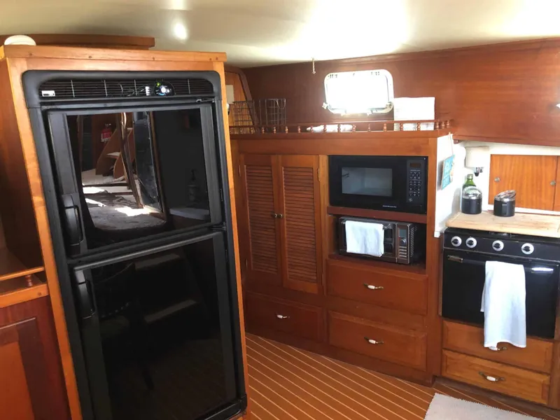 Slide: The Image of Gulfstar 43 MK II Trawler 1975 - 18