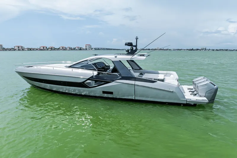 Slide: The Image of Azimut 48 Verve 2026 - 10