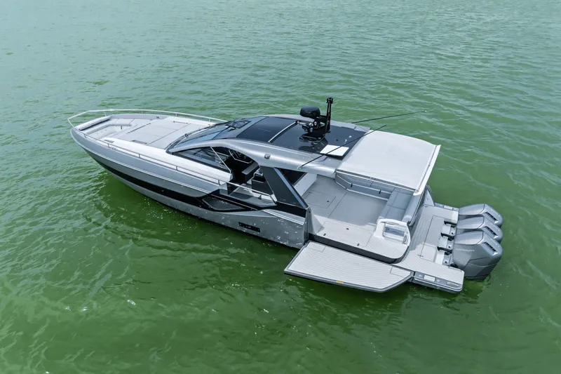Slide: The Image of Azimut 48 Verve 2026 - 13