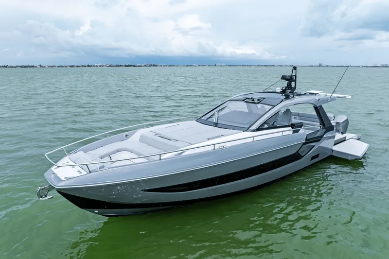 Slide: The Image of Azimut 48 Verve 2026 - 14