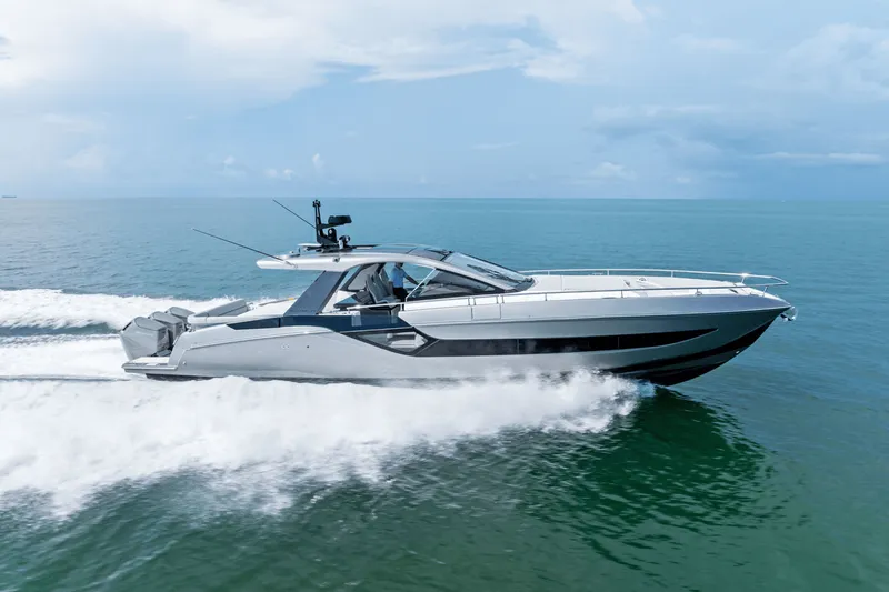 Slide: The Image of Azimut 48 Verve 2026 - 19