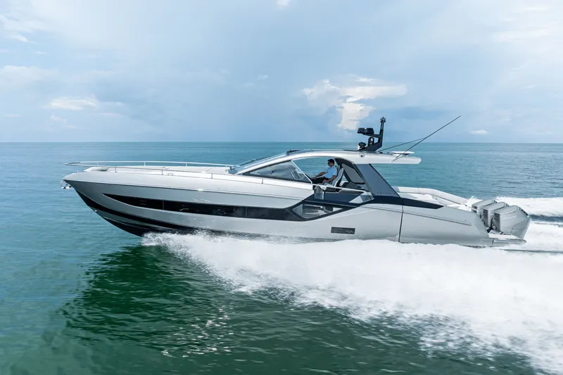 Slide: The Image of Azimut 48 Verve 2026 - 21