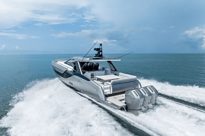 Slide: The Image of Azimut 48 Verve 2026 - 23