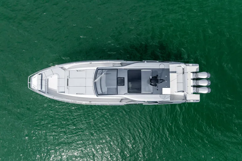 Slide: The Image of Azimut 48 Verve 2026 - 27