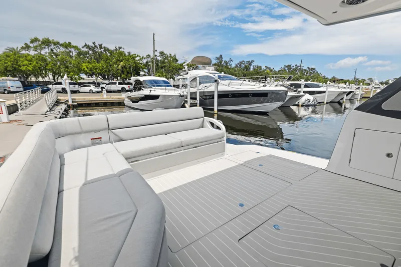 Slide: The Image of Azimut 48 Verve 2026 - 29