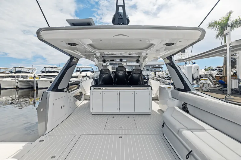 Slide: The Image of Azimut 48 Verve 2026 - 31