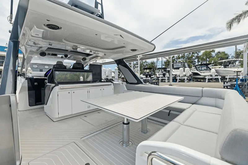 Slide: The Image of Azimut 48 Verve 2026 - 37