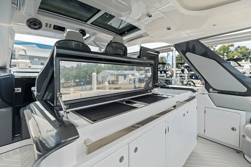 Slide: The Image of Azimut 48 Verve 2026 - 38