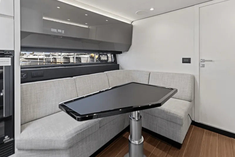 Slide: The Image of Azimut 48 Verve 2026 - 75