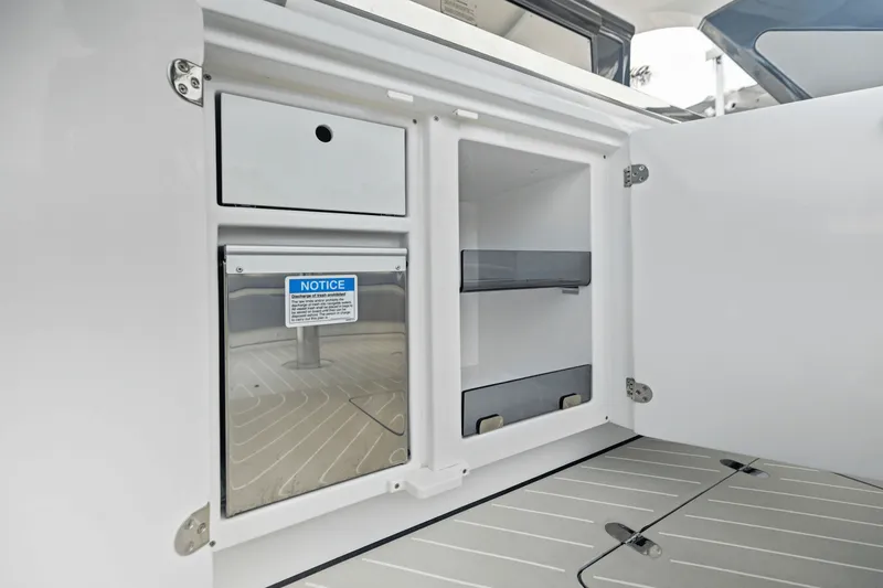 Slide: The Image of Azimut 48 Verve 2026 - 41