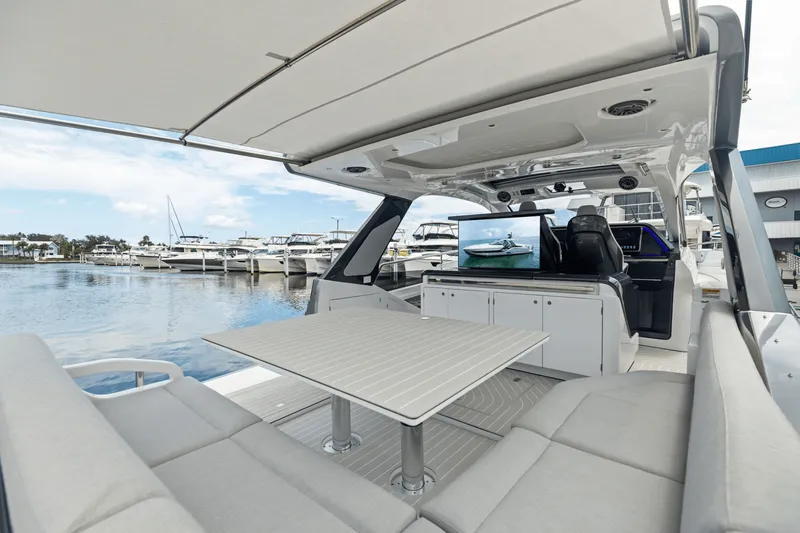 Slide: The Image of Azimut 48 Verve 2026 - 42