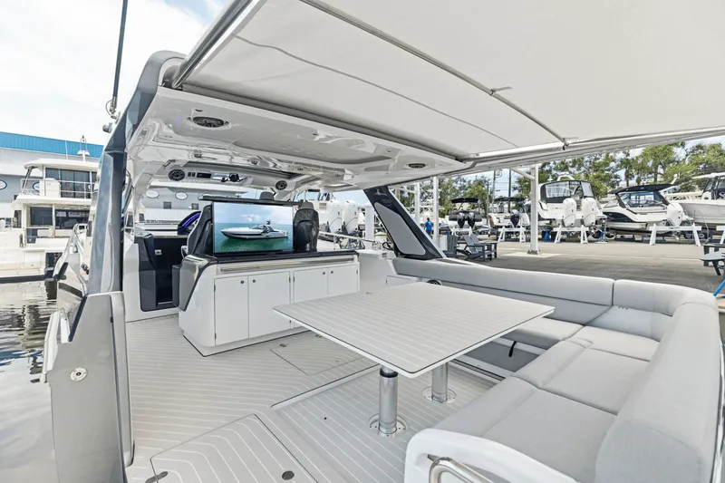 Slide: The Image of Azimut 48 Verve 2026 - 44