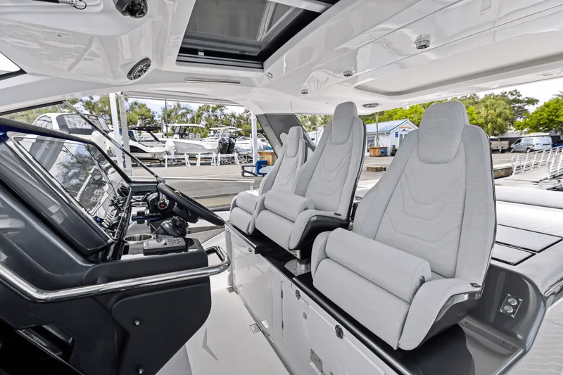 Slide: The Image of Azimut 48 Verve 2026 - 53