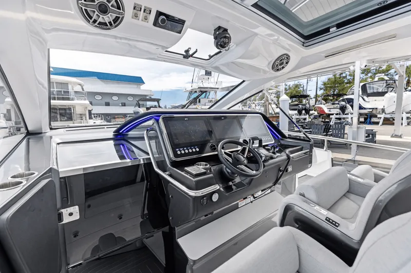 Slide: The Image of Azimut 48 Verve 2026 - 50